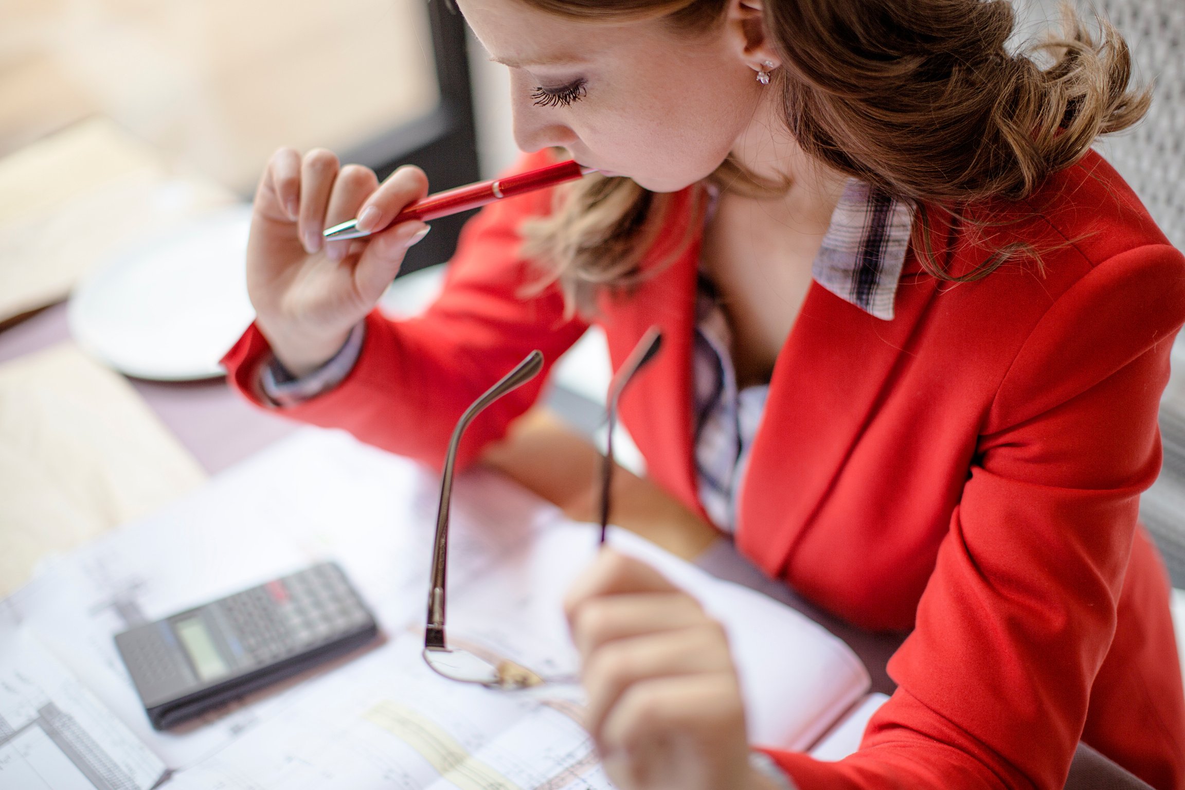 Business woman doing a budget estimation